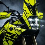 Kit déco Yamaha YZ 450 jaune et noir pour moto de cross.